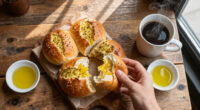 Tear & Share Garlic Bread Rolls